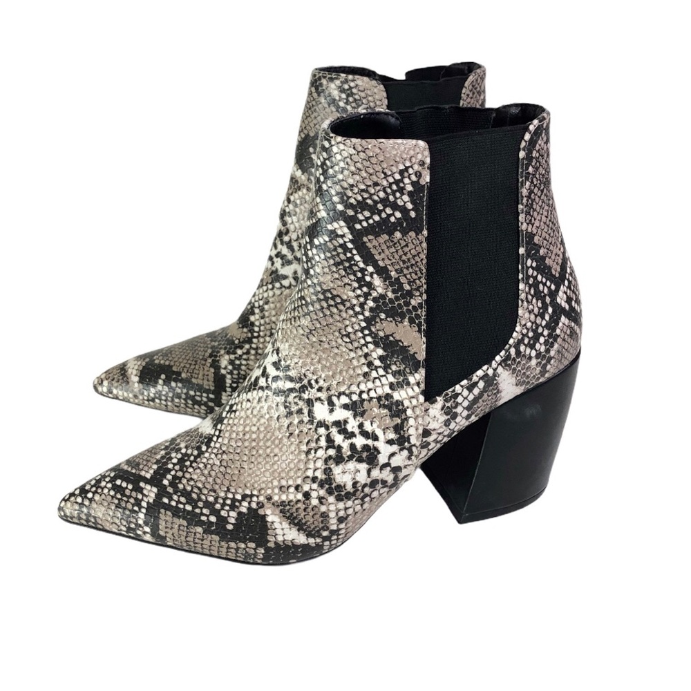 Qupid snake print pointed toe boots